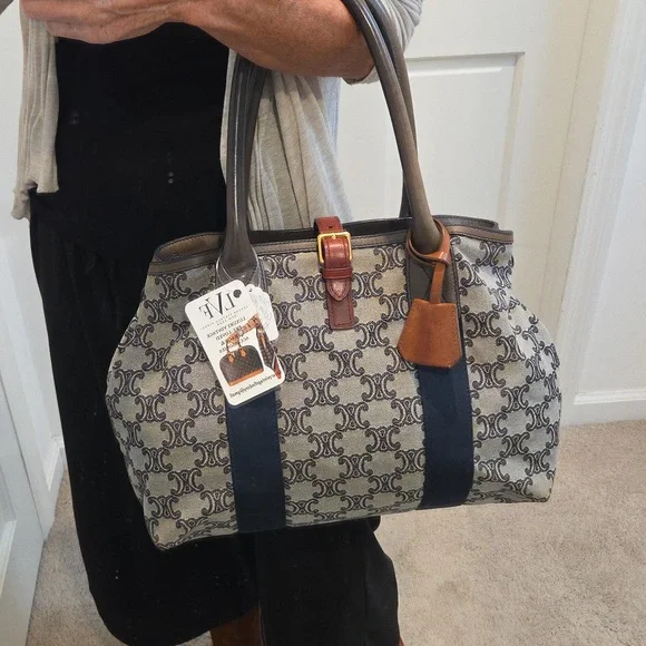 Celine 1980's Vintage Ultra Rare Collectors Piece Canvas/Leather expandable tote - Picture 4 of 17